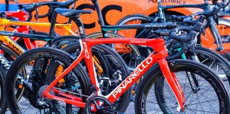 Biało-czerwone Pinarello Dogma Michała Kwiatkowskiego