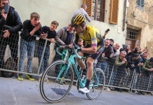 Wout van Aert pójdzie do sądu? Chce odszkodowania od ASO