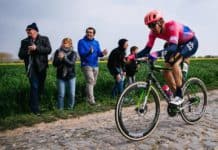 Sep Vanmarcke przeprosił za kopnięcie samochodu technicznego Team Sunweb