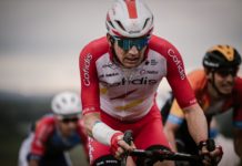 Dimitri Claeys w obrębie zainteresowań Team Qhubeka ASSOS