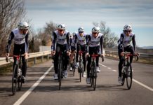 Łukasz Wiśniowski w składzie ekipy Qhubeka-ASSOS w wyścigu Tour du Haut Var 2021