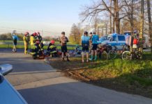 Poważny wypadek w Ligocie. Samochód wjechał w grupę kolarzy