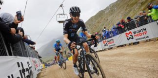 Jai Hindley wycofał się z wyścigu Giro d’Italia 2021