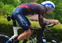 Giro d’Italia 2021: Krists Neilands pierwszym wycofanym po… kraksie w drodze do hotelu