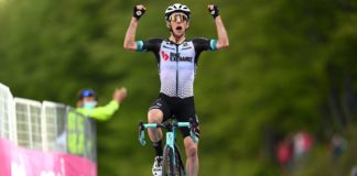 Giro d’Italia 2021: Simon Yates wygrywa na Alpe di Mera. Bernal pozostaje liderem
