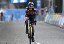 Paryż-Roubaix 2022: Drużyna Jumbo-Visma „bardziej niż ostrożna” ws. startu Wouta van Aerta