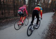 Lachlan Morton odwiedził w Spale młodych, ukraińskich uchodźców Lachlan Morton