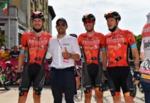 Domy kolarzy oraz obsługi Bahrain-Victorious przeszukane przez policję tuż przed startem Tour de France