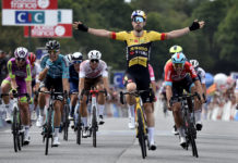 Bretagne Classic 2022: Wout van Aert wygrywa niezwykle emocjonujący wyścig