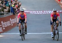 Strade Bianche Donne 2023: Demi Vollering pokonuje Lotte Kopecky w bratobójczym pojedynku