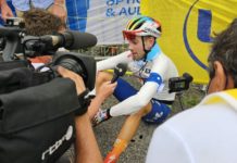 Najbardziej poszkodowany kolarz z kraksy podczas Itzulia Basque Country wraca do ścigania
