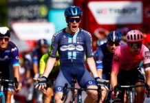 Vuelta a España 2023: Alberto Dainese wygrywa w cieniu kraksy Grovesa
