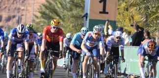 AlUla Tour 2024: Casper van Uden pokonuje wielkich mistrzów!