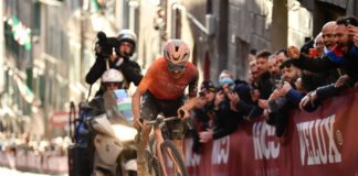 Tom Pidcock w szoku po Strade Bianche: „Czuliśmy się tak, jakbyśmy byli w grupetto”
