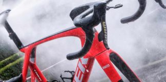 Nowa wersja napędu SRAM Red AXS – jeszcze oficjalnie nie wydana – zaobserwowana na 1. etapie Giro d`Italia