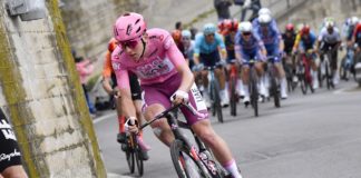 Giro d’Italia 2024: UCI interweniowało w sprawie fioletowych spodenek Tadeja Pogačara