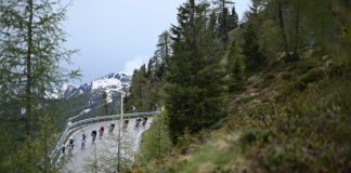 Giro d’Italia 2025: Wyścig złoży hołd papieżowi, królewski etap zagrożony?