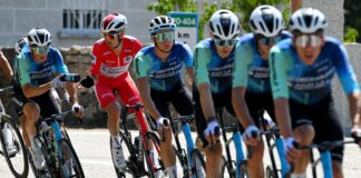 4 żółte kartki, 1500 franków, znikające Tweety. Decathlon AG2R La Mondiale ukarane za blokowanie drogi