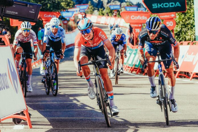 Primoz Roglic Lennert Van Eetvelt
