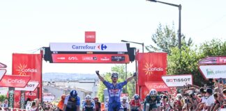 Vuelta a España 2024: Pierwszy sprint dla Kadena Grovesa, Wout van Aert liderem