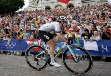 Paryż 2024: Kristen Faulkner wygrywa po odważnej jeździe! Niewiadoma 8., Lach 10.