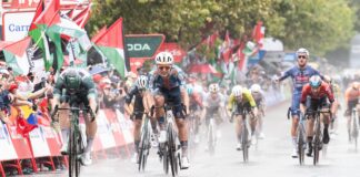 Vuelta a España 2024: Kaden Groves wygrywa chaotyczny sprint