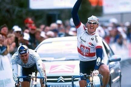 Piotr Wadecki wygrywa 5. etap Paryż-Nicea 2001 w koszulce mistrza Polski