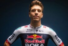Danny van Poppel pierwszą osobą ukaraną drugą żółtą kartką