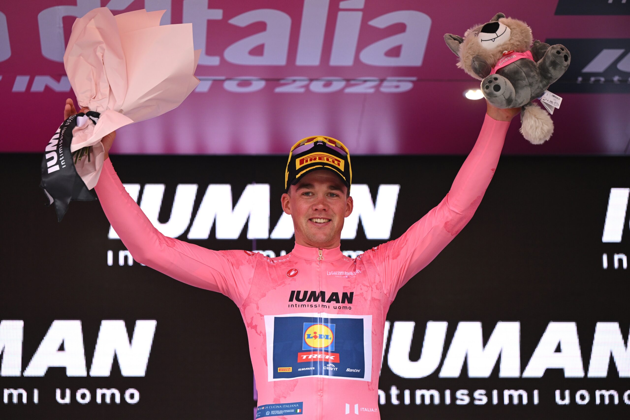 Giro d’Italia 2025: Pedersen osiąga cel, van Aert wciąż drugi i dumny Busatto [wypowiedzi]