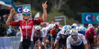 SUPER 8 Classic 2025: Arnaud De Lie sięga po triumf, aktywna jazda Michała Kwiatkowskiego
