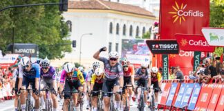 Vuelta a España 2025: Philipsen wyrywa zwycięstwo Vivianiemu