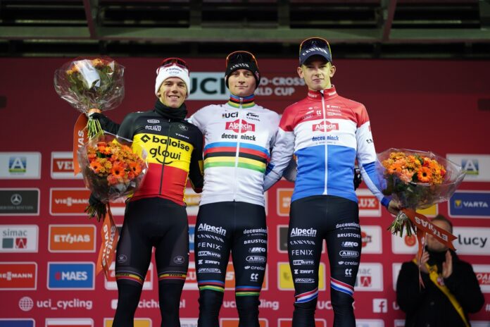 Mathieu van der Poel na podium