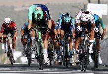 UAE Tour 2026: Isaac del Toro triumfuje w imponującym stylu, kraksa Jonathana Milana