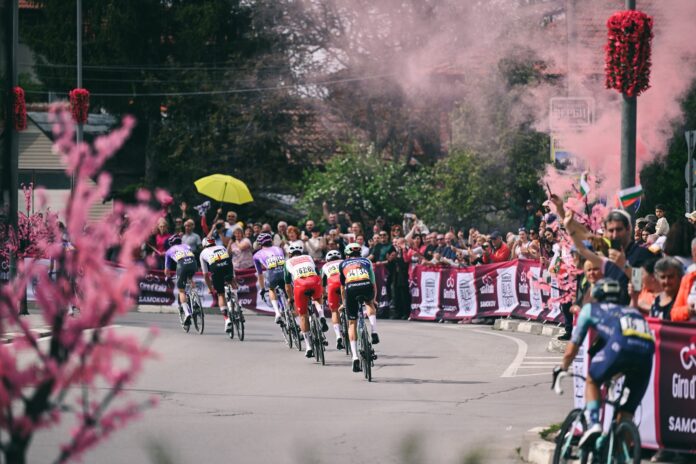 Peleton mężczyzn