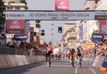 Giro d’Italia 2026: Fenomenalne zwycięstwo Fredrika Dversnesa!