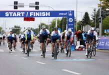 Deszczowy wyścig w słonecznych humorach. Marek Maciejewski z Torunia zwycięzcą PZU Gran Fondo Poznań