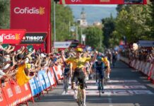 Vuelta a España 2026: Matthew Brennan triumfuje, Tadej Pogačar nadal liderem