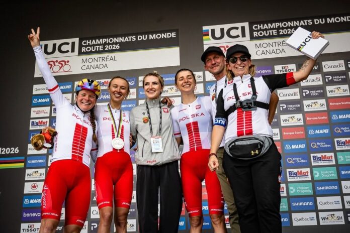 Marta Lach z koleżankami z reprezentacji