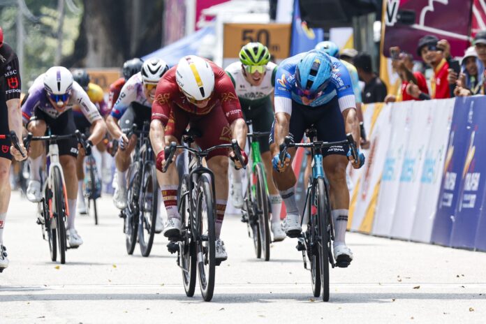 Matteo Malucelli i Riley Pickrell - Tour de Langkawi 2026