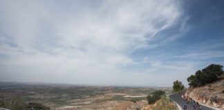 Vuelta a España 2026: Niedzielny etap znacznie skrócony z powodu upałów